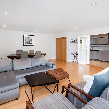 Modern 2 Bedroom 2 Bath Apartment With River View
